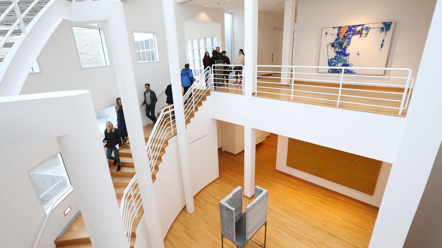 Guided & SelfGuided Art Tours Des Moines Art Center
