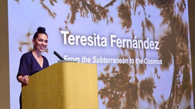 Teresita Fernández giving a lecture. Photo by Eric Salmon