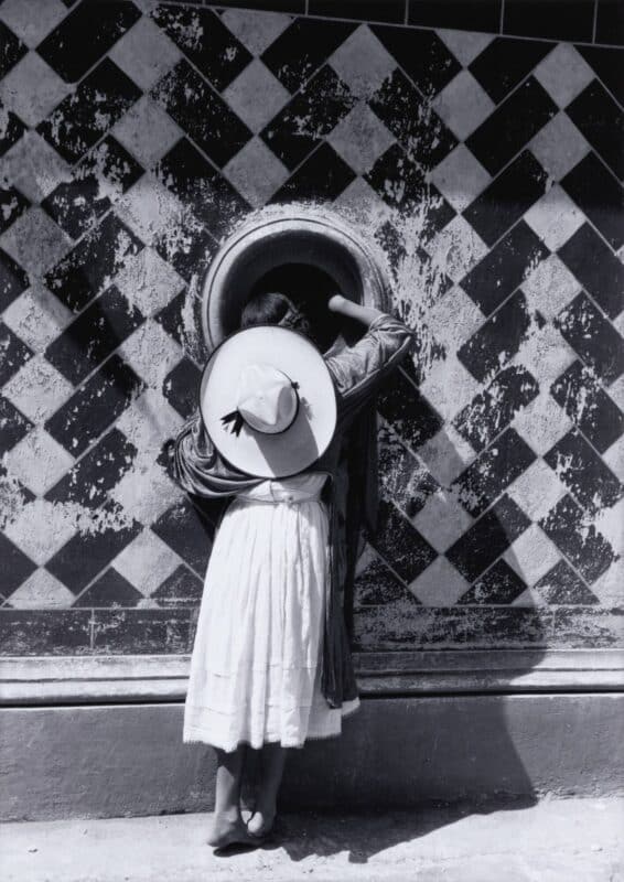 Manuel Álvarez Bravo (Mexican, 1902 - 2002) La hija de los danzantes (Daughter of Dancers), 1933, printed 1980s Gelatin silver print Des Moines Art Center Permanent Collections; Purchased with funds from the Rusty Hubbell and Ellen and Jim Hubbell Photography Acquisition Fund, 2024.10